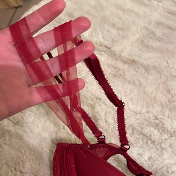 Victoria’s Secret Dream Angels balconet push up bra 32b  red burgundy - Picture 4 of 8